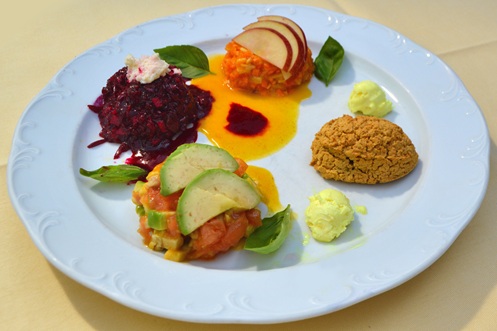 Rein Pflanzlich! Unser dreierlei Gemüse-Tatar: Rote Bete, Möhre-Ingwer und Avocado-Tomate.